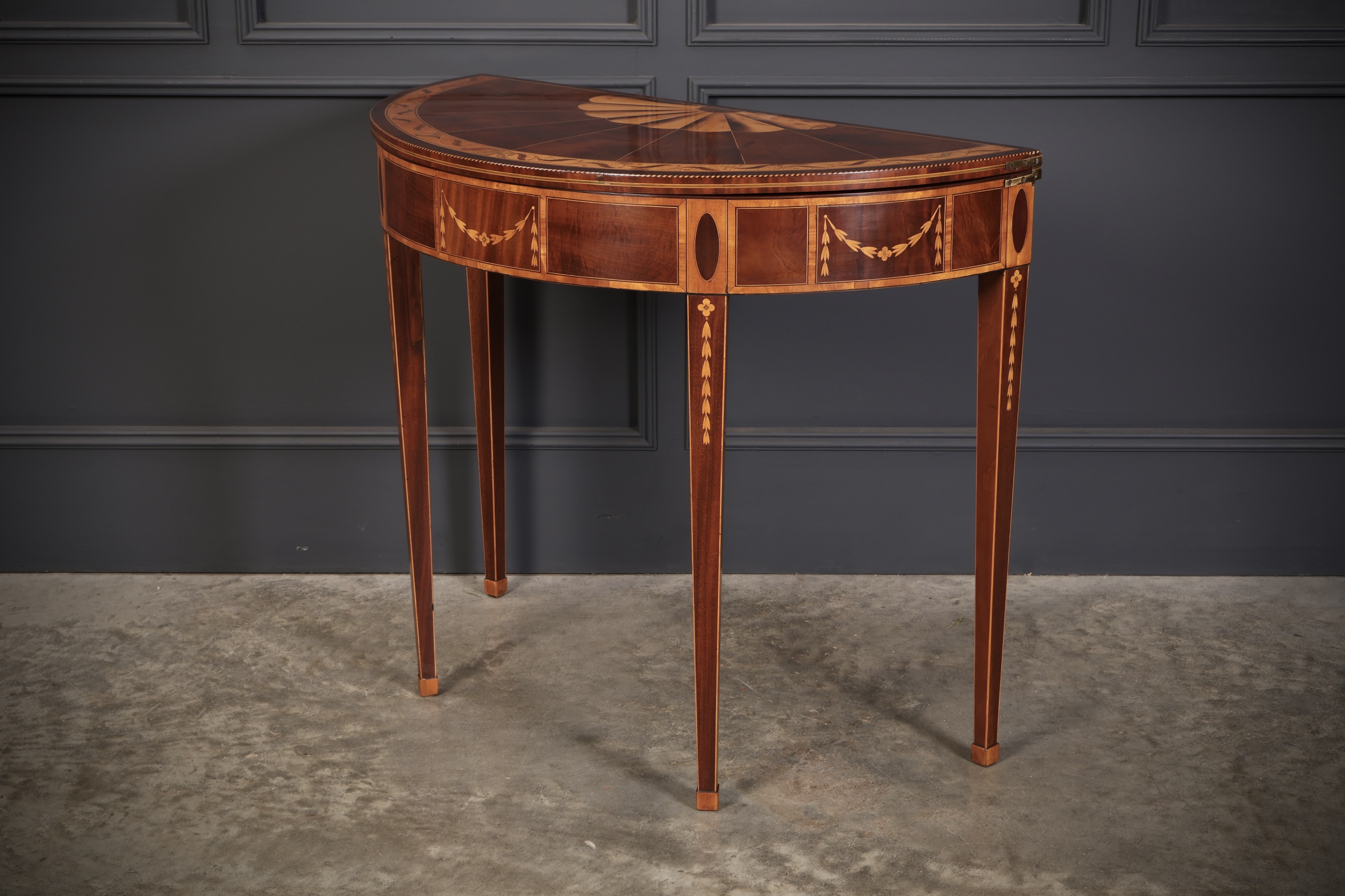 Rare 18th Century Marquetry Inlaid Tea Table 18th century Antique Furniture 11